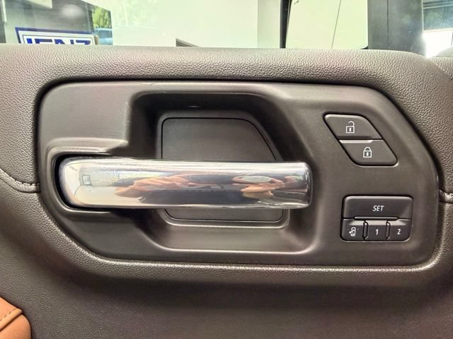 Used 2023 Chevrolet Silverado 3500 High Country AWD/4WD image 31