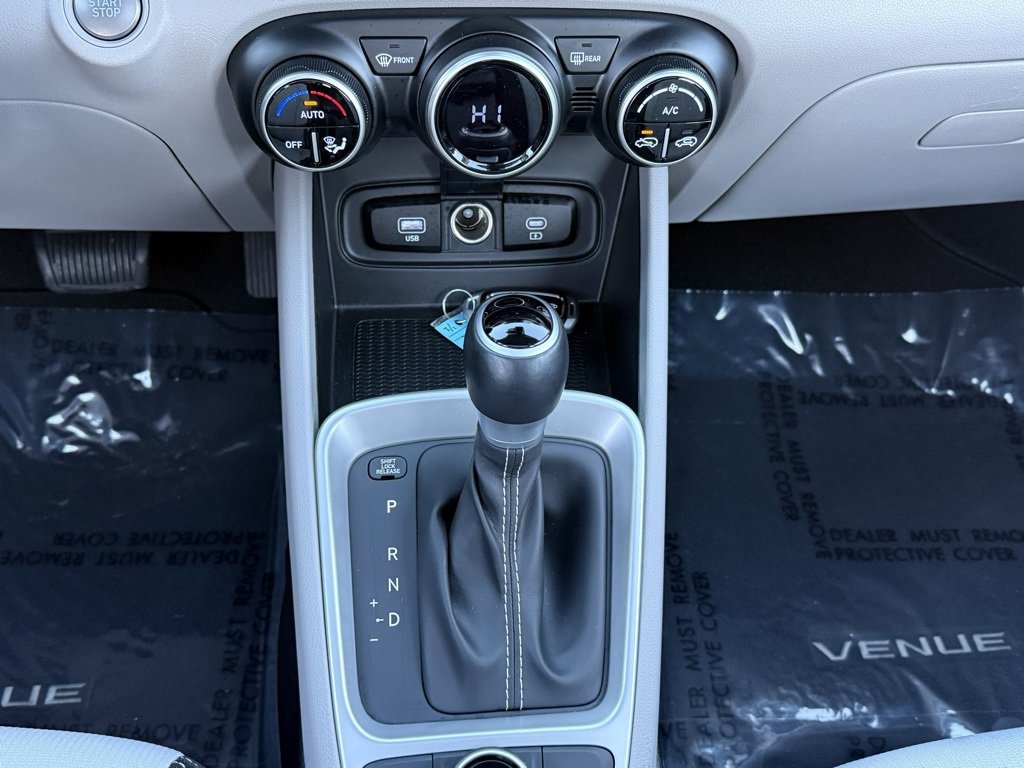 Used 2024 Hyundai Venue SEL image 23