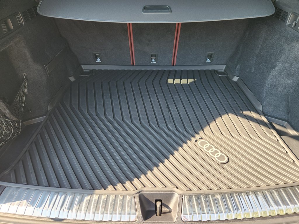 Certified 2025 Audi SQ5 Prestige AWD/4WD image 36