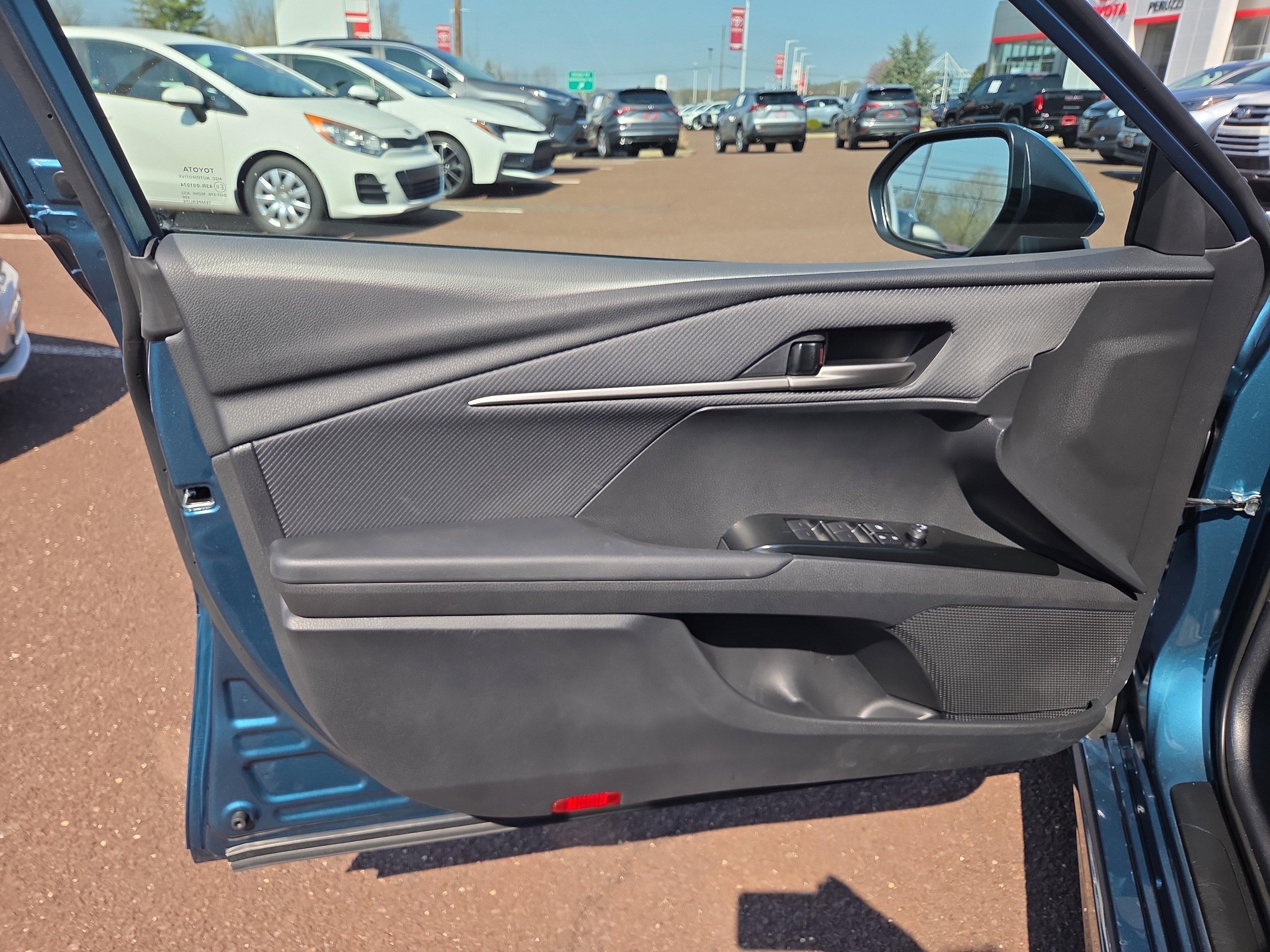 Certified 2025 Toyota Camry SE FWD image 14