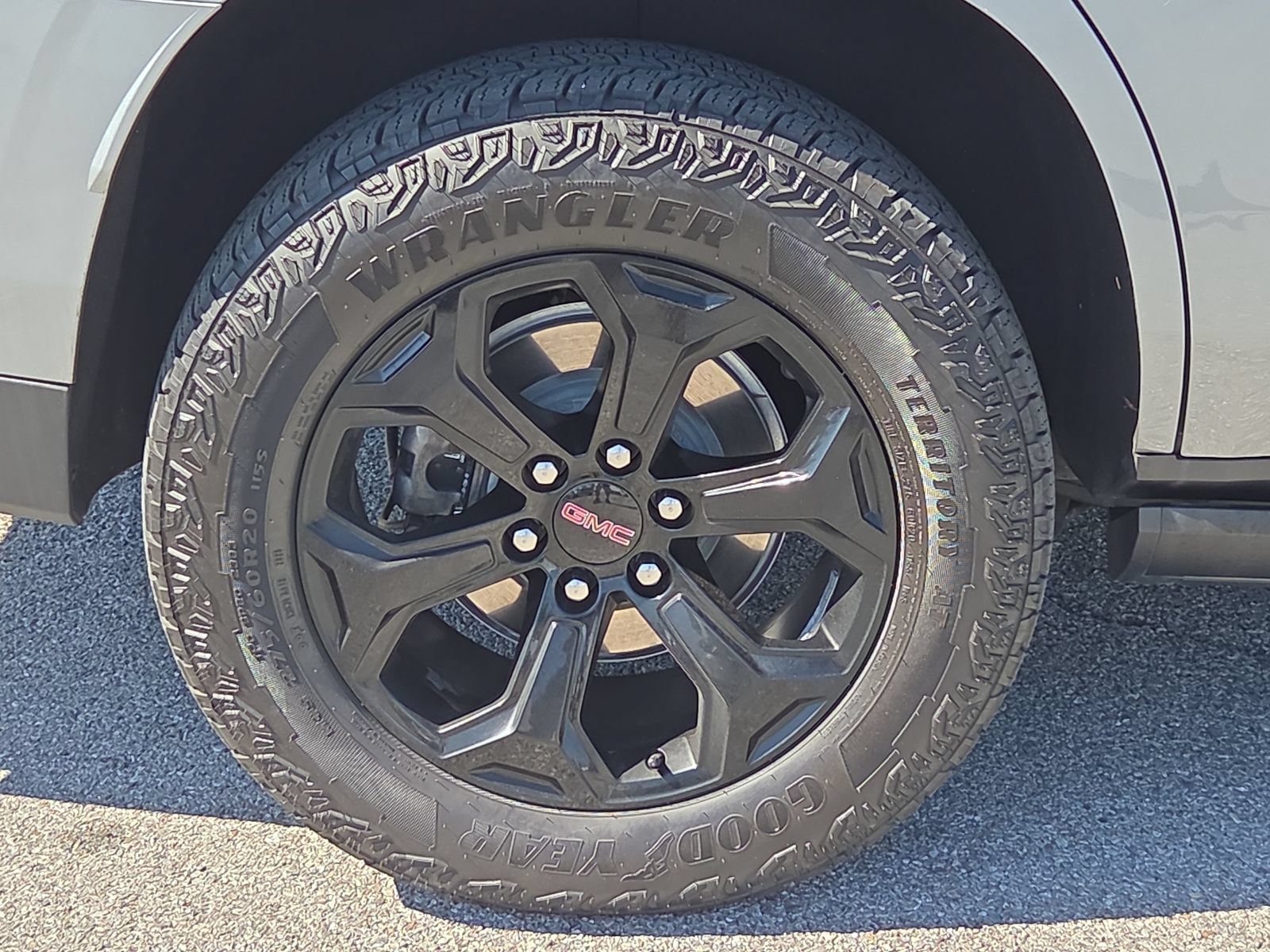 Used 2026 GMC Yukon AT4 Ultimate w/ LPO, Floor Liner Package AWD/4WD image 7
