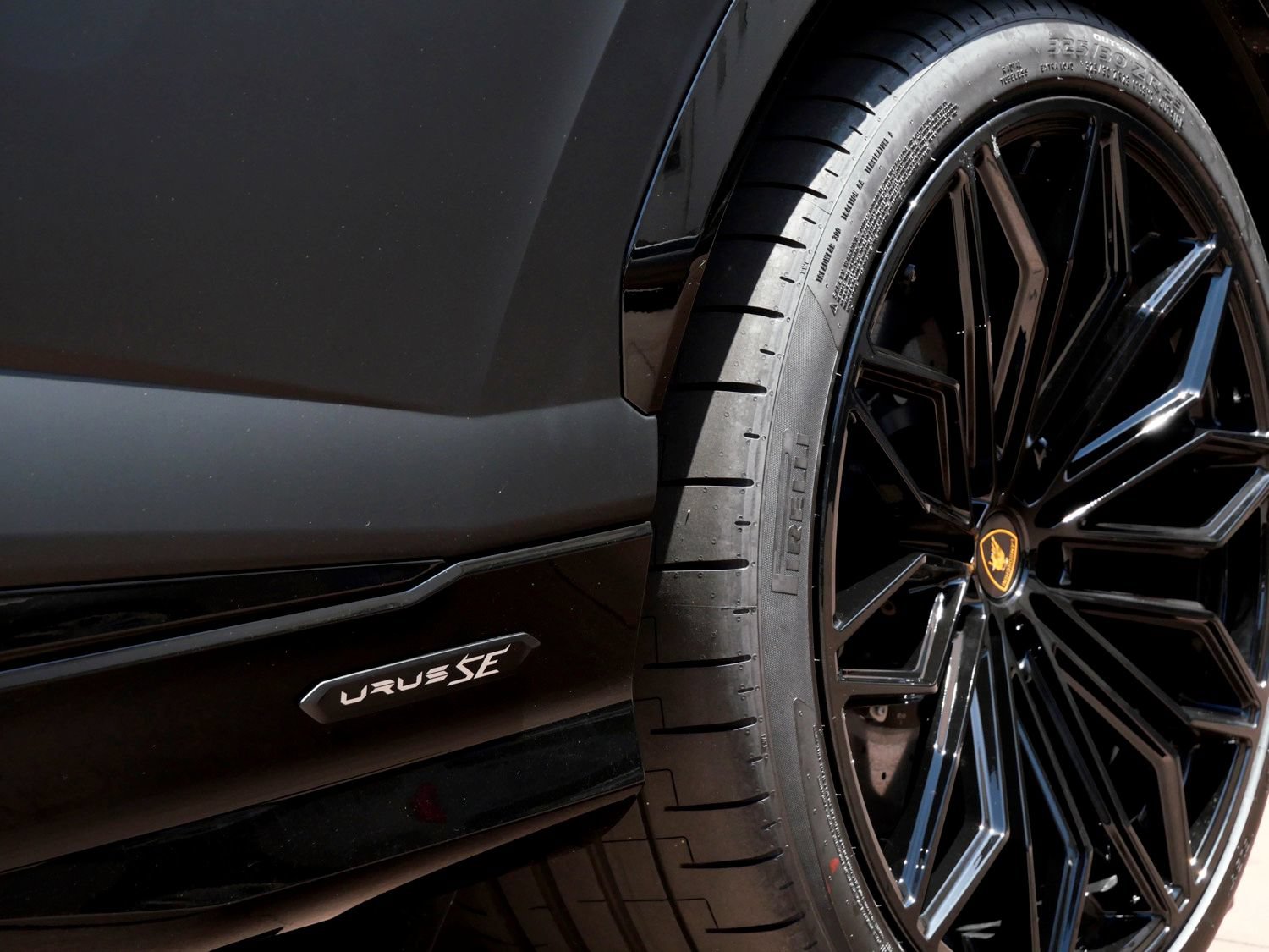 Used 2025 Lamborghini Urus Performante AWD/4WD image 11