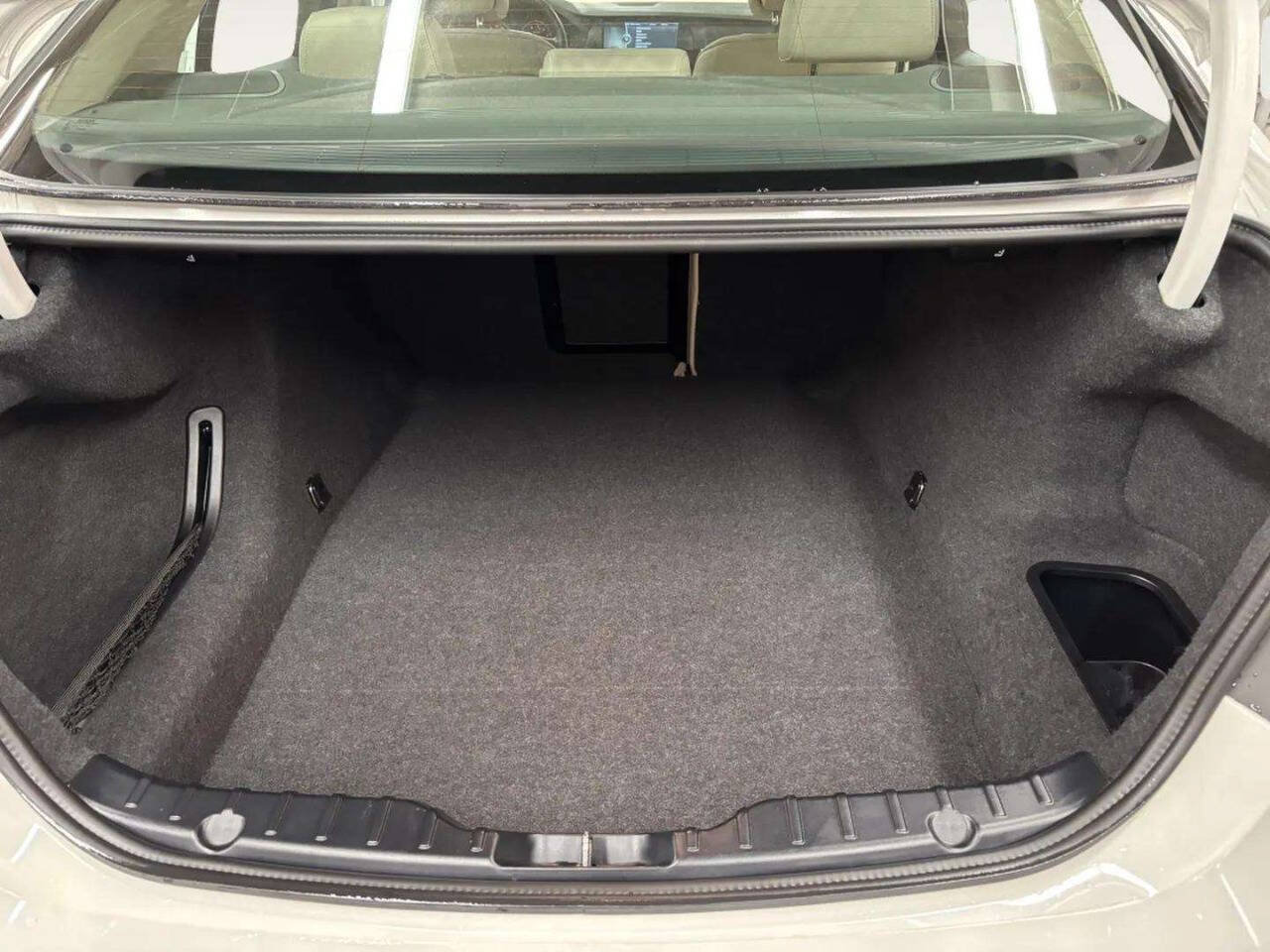 Used 2012 BMW 528i xDrive Sedan AWD/4WD image 6