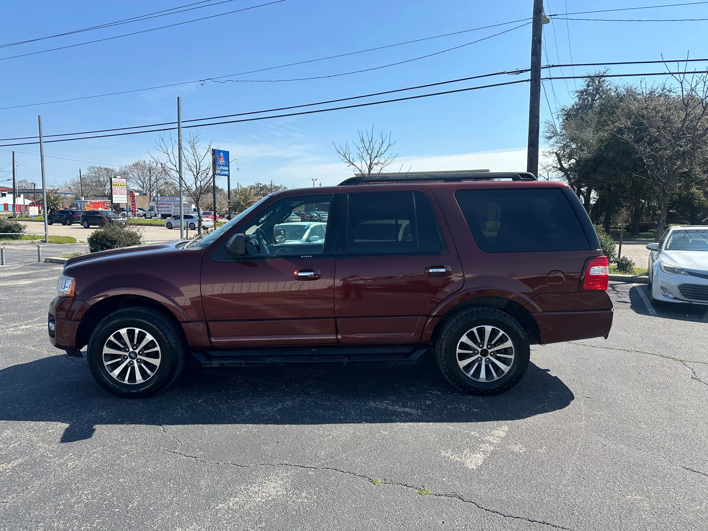 Used 2017 Ford Expedition XLT AWD/4WD image 8