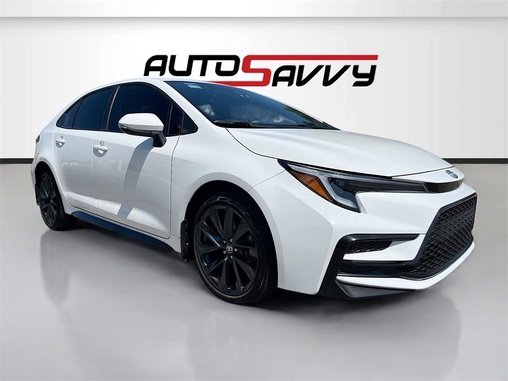 Used 2024 Toyota Corolla SE image 1