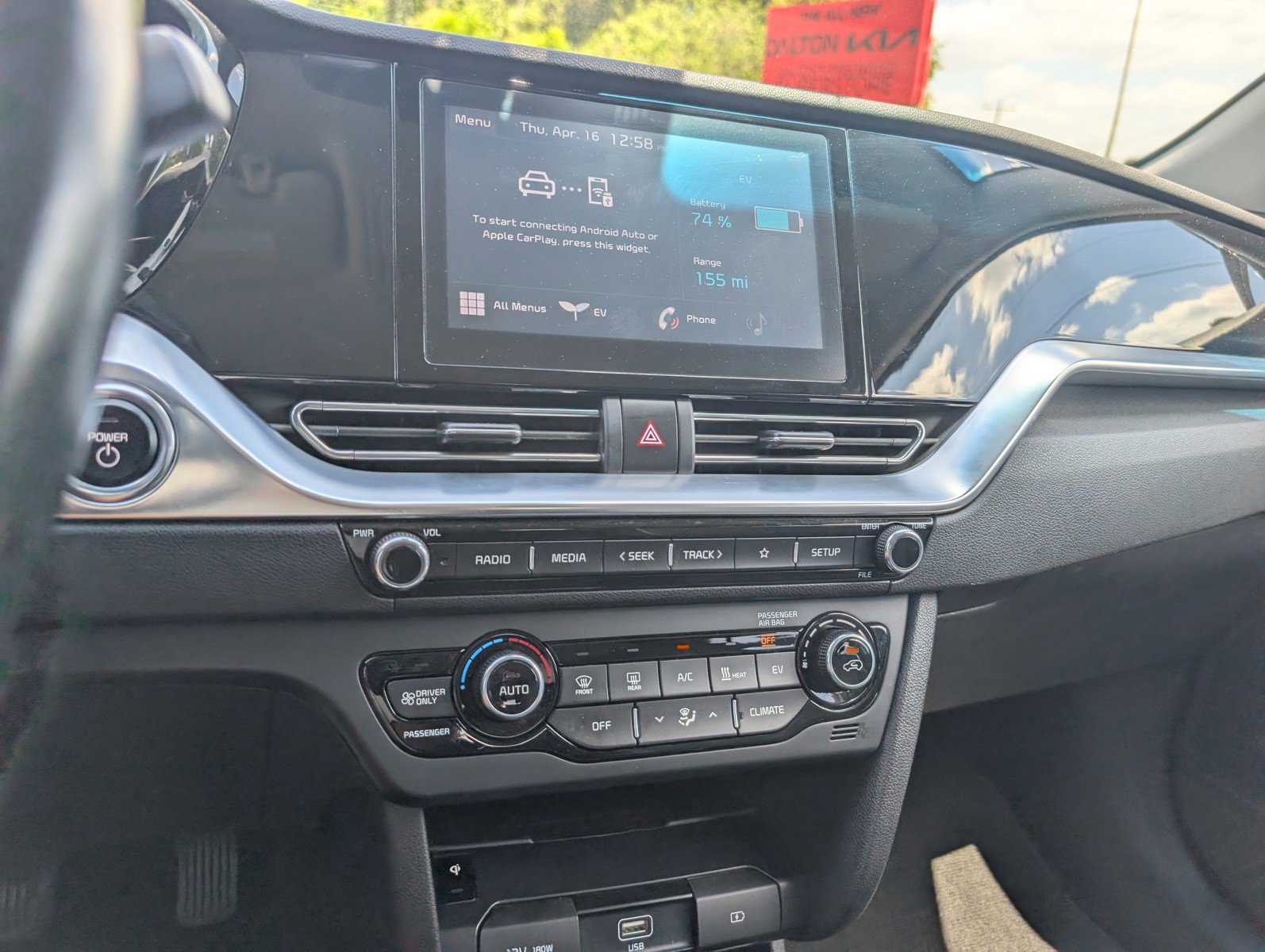 Used 2022 Kia Niro EX w/ Cold Weather Package FWD image 19