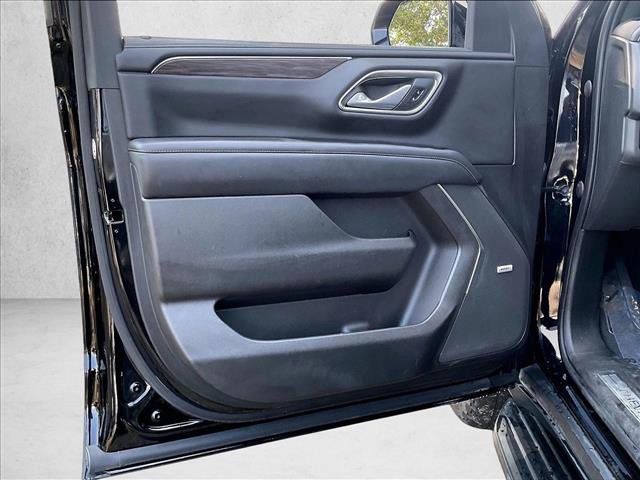 Used 2022 Chevrolet Suburban LT w/ Luxury Package AWD/4WD image 18