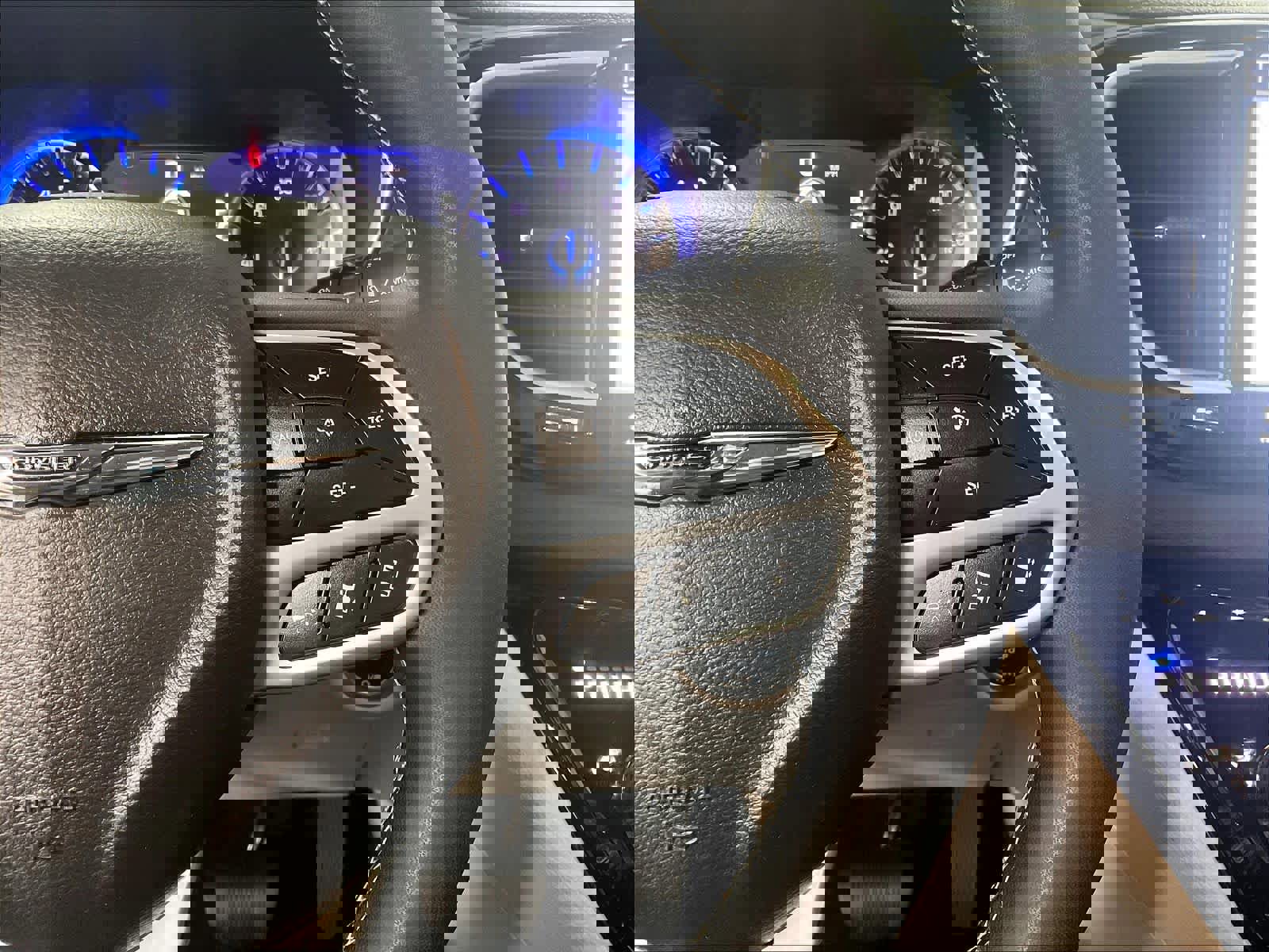 Used 2024 Chrysler Pacifica Touring-L image 24