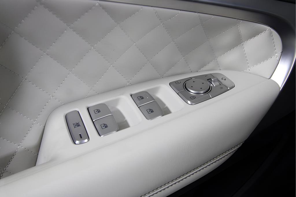 Used 2025 Genesis G70 3.3T Advanced w/ Sport Prestige Package image 36