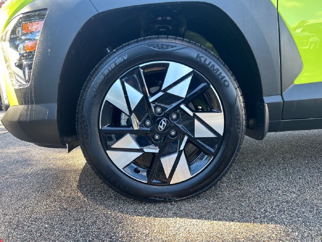 Certified 2025 Hyundai Kona SEL AWD/4WD image 11