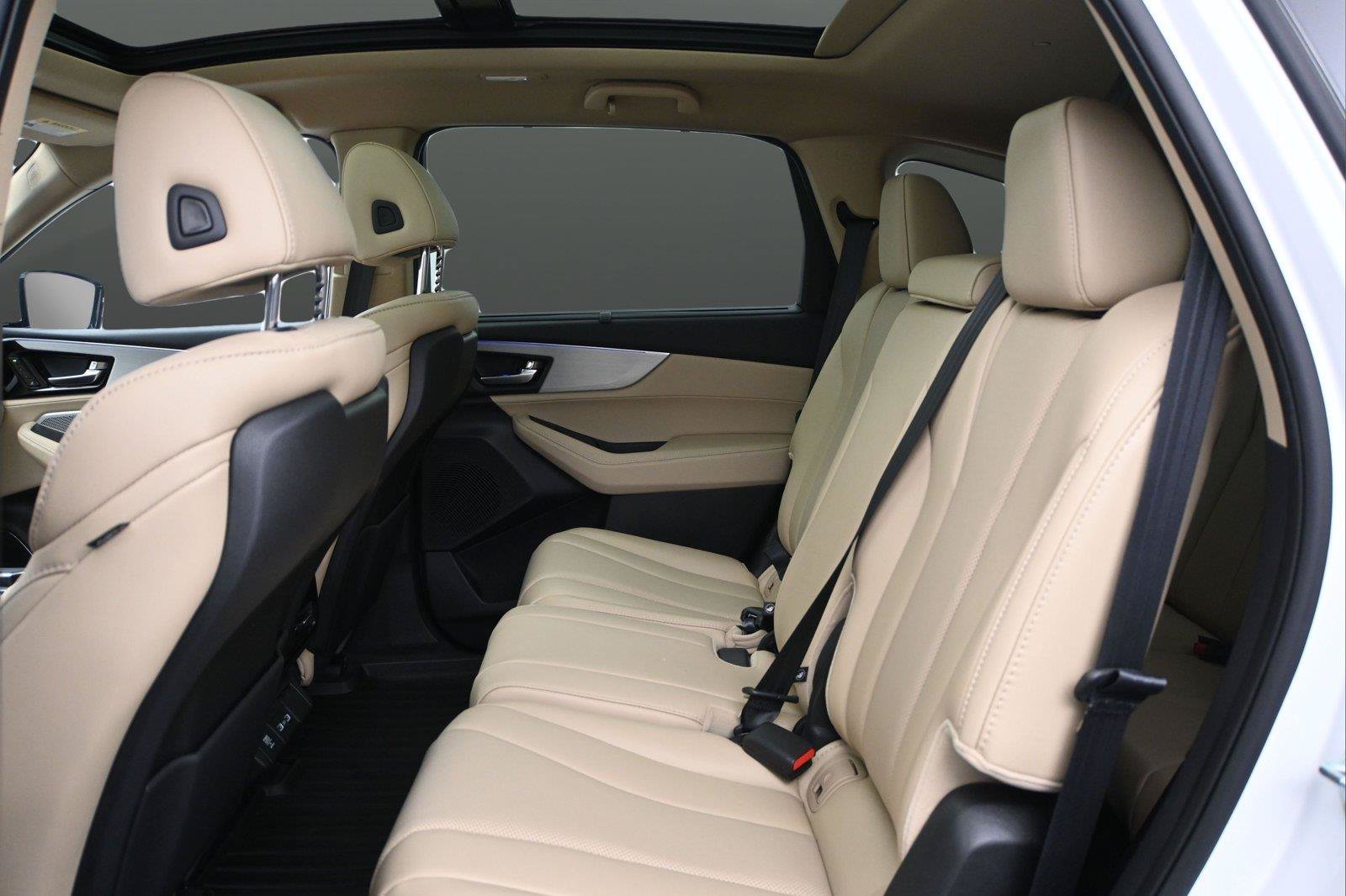 Used 2024 Acura MDX SH-AWD w/ Technology Package image 8