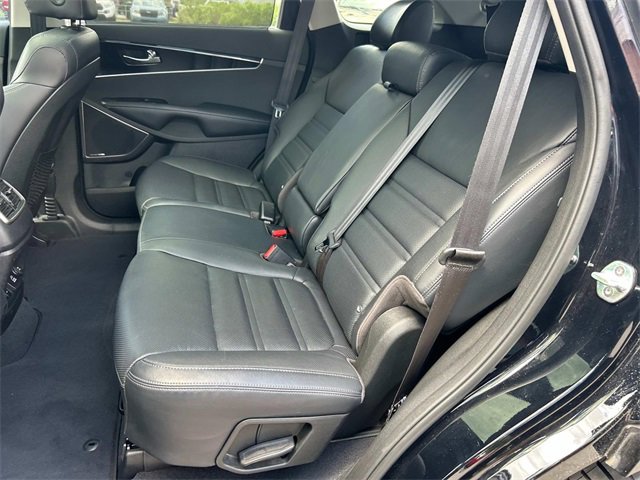Used 2019 Kia Sorento SX image 21