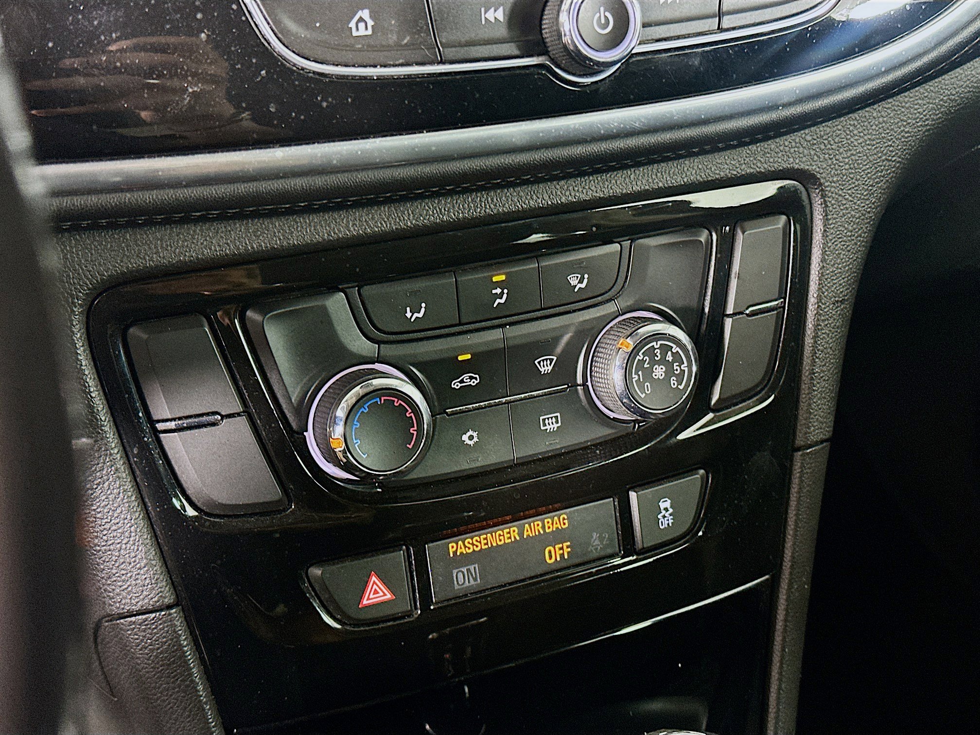 Used 2018 Buick Encore Preferred image 22