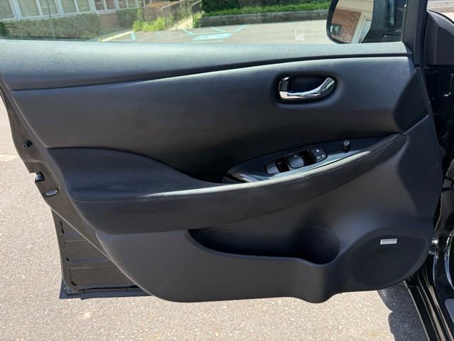 Used 2016 Nissan Leaf SV w/ Premium Package FWD image 26
