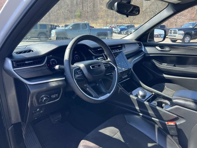 Used 2023 Jeep Grand Cherokee L Laredo AWD/4WD image 10