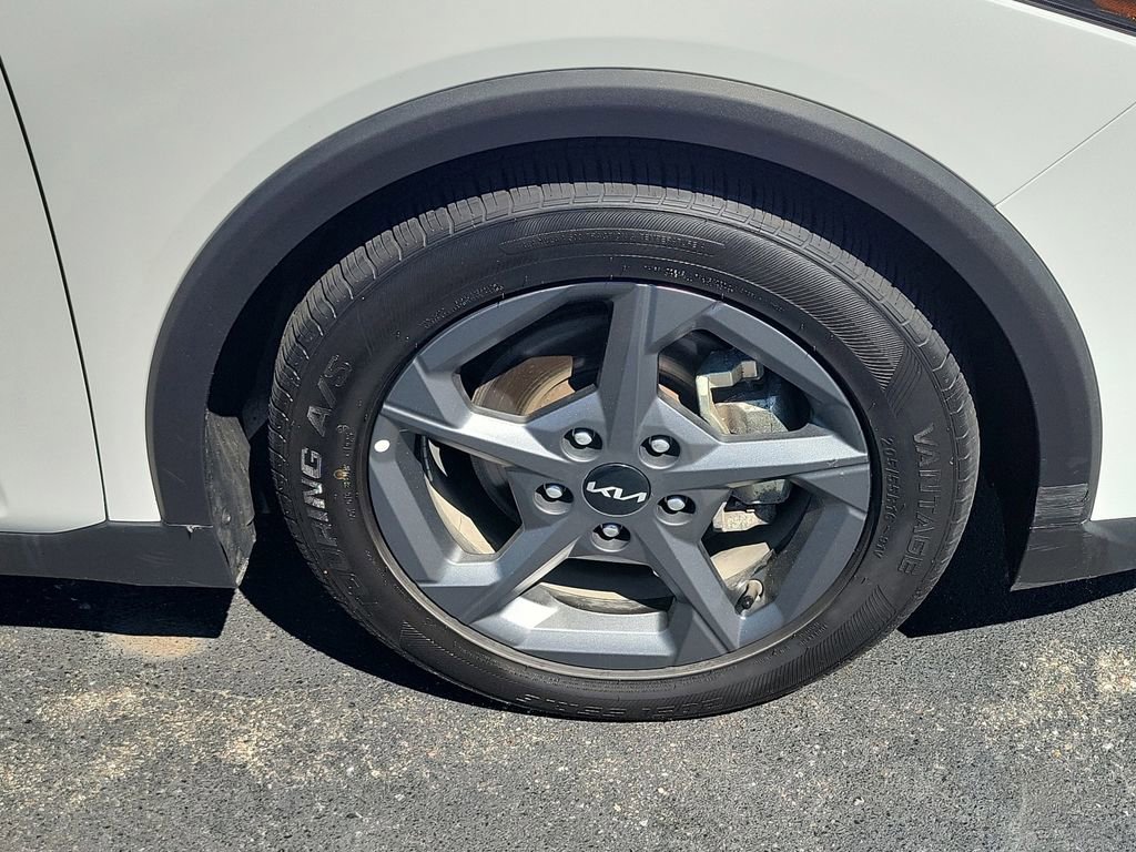 Used 2025 Kia K4 FWD image 7