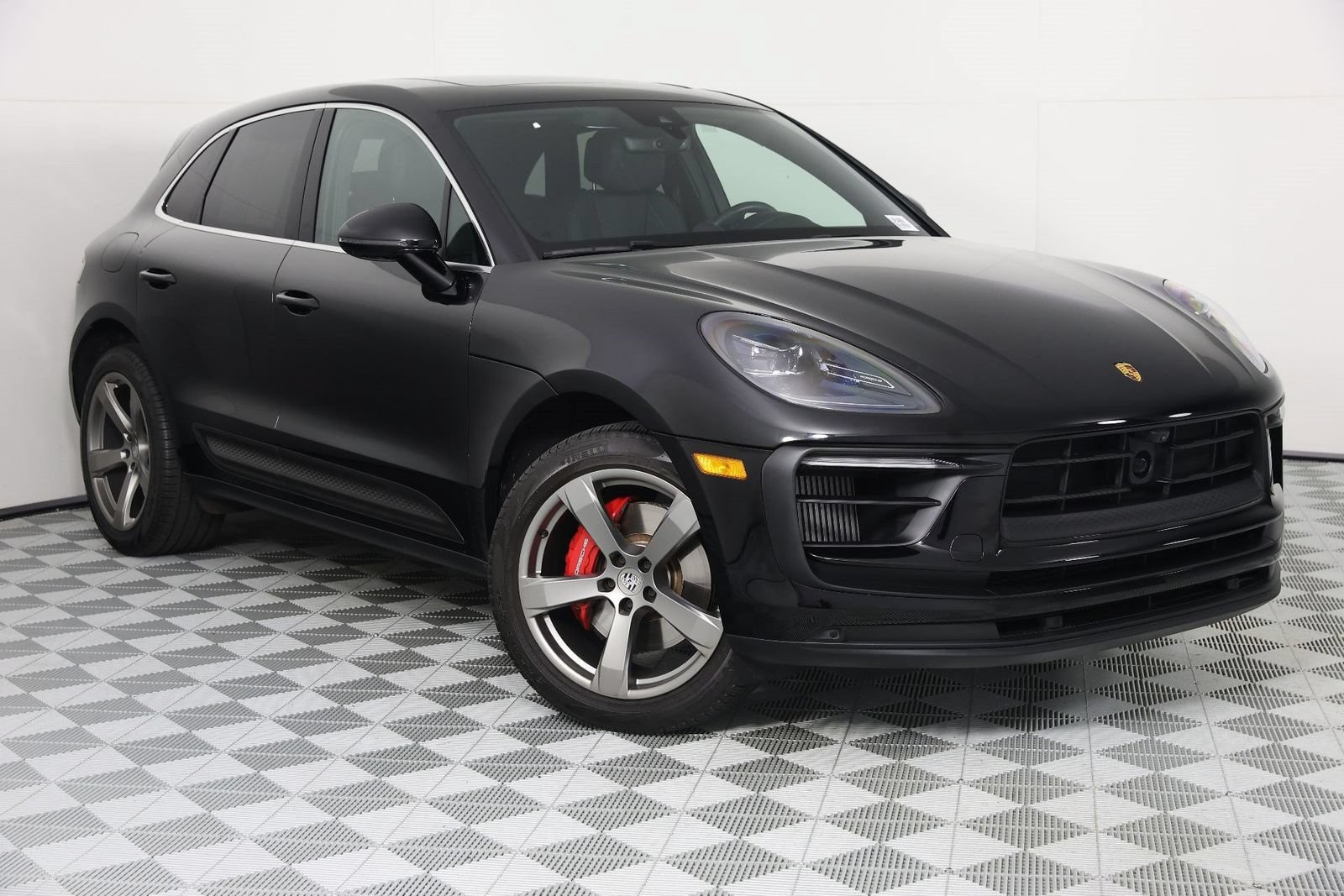 Certified 2023 Porsche Macan S AWD/4WD image 9