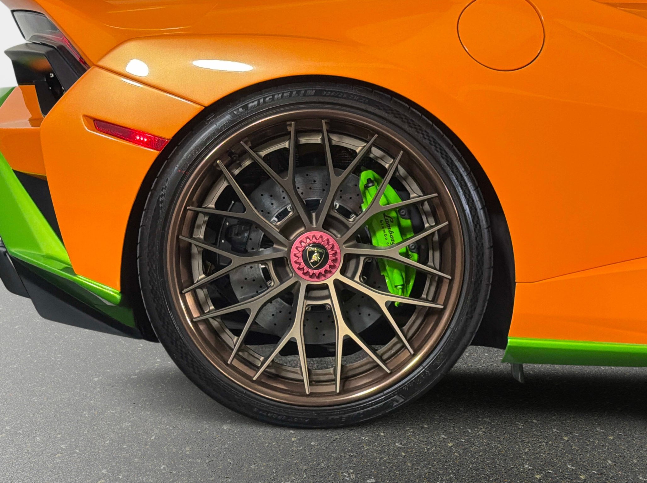 Used 2022 Lamborghini Huracan STO RWD image 5