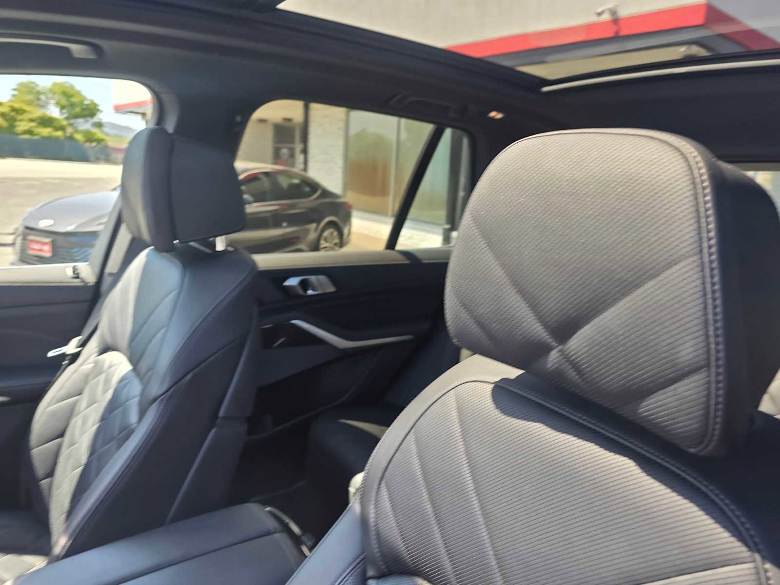 Used 2024 BMW X5 xDrive50e AWD/4WD image 25