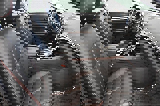 Used 2025 Nissan Altima 2.5 SR image 21