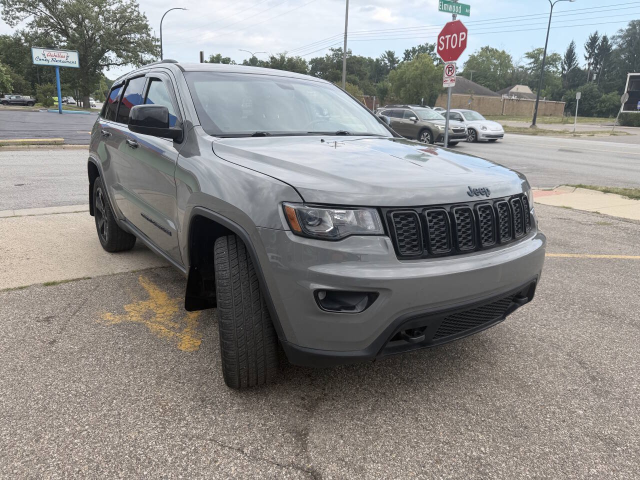 Used 2019 Jeep Grand Cherokee Laredo AWD/4WD image 11
