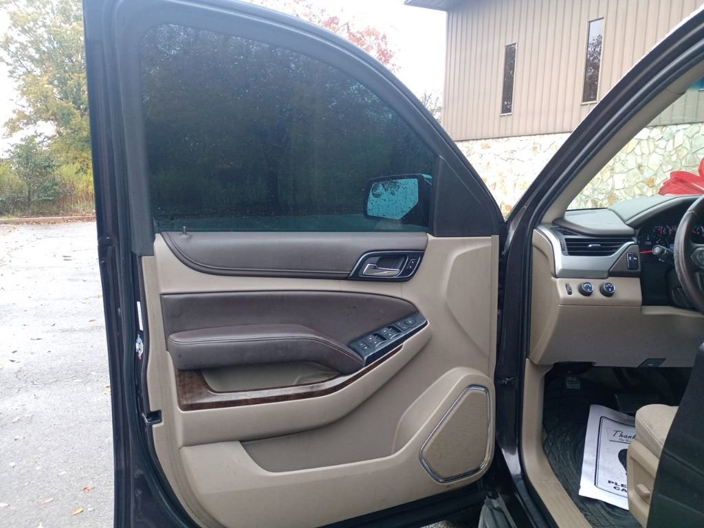 Used 2015 Chevrolet Suburban LS image 22