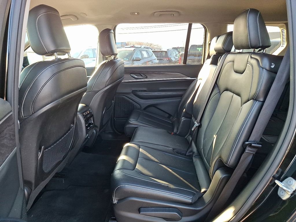 Used 2023 Jeep Grand Cherokee L Limited w/ Trailer Tow Group (B) image 13