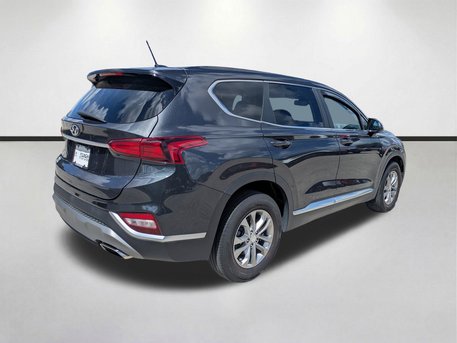 Used 2020 Hyundai Santa Fe SE FWD image 5
