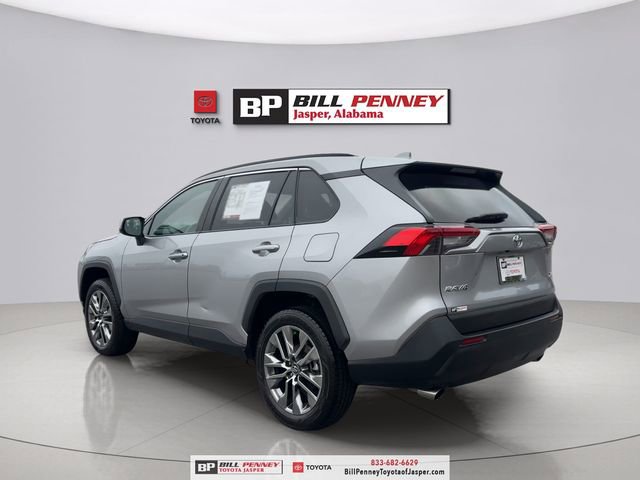 Used 2020 Toyota RAV4 XLE Premium image 3