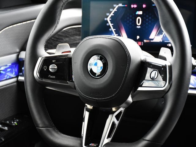 Used 2025 BMW 740i xDrive w/ Executive Package AWD/4WD image 27
