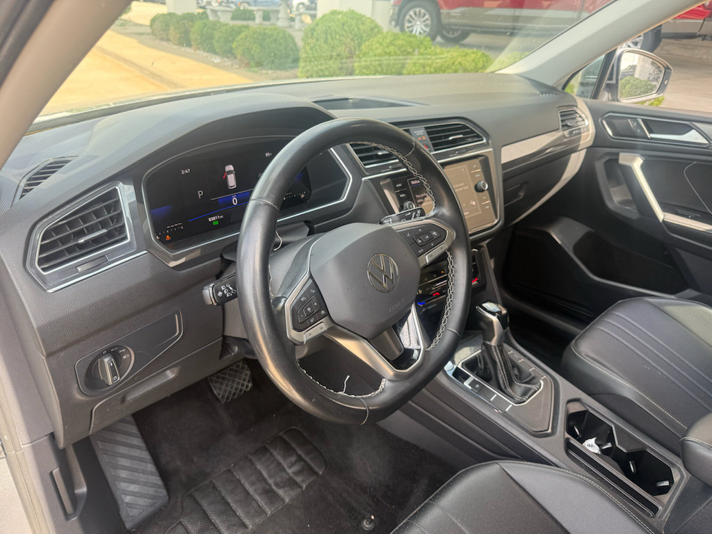 Used 2023 Volkswagen Tiguan SE FWD image 9
