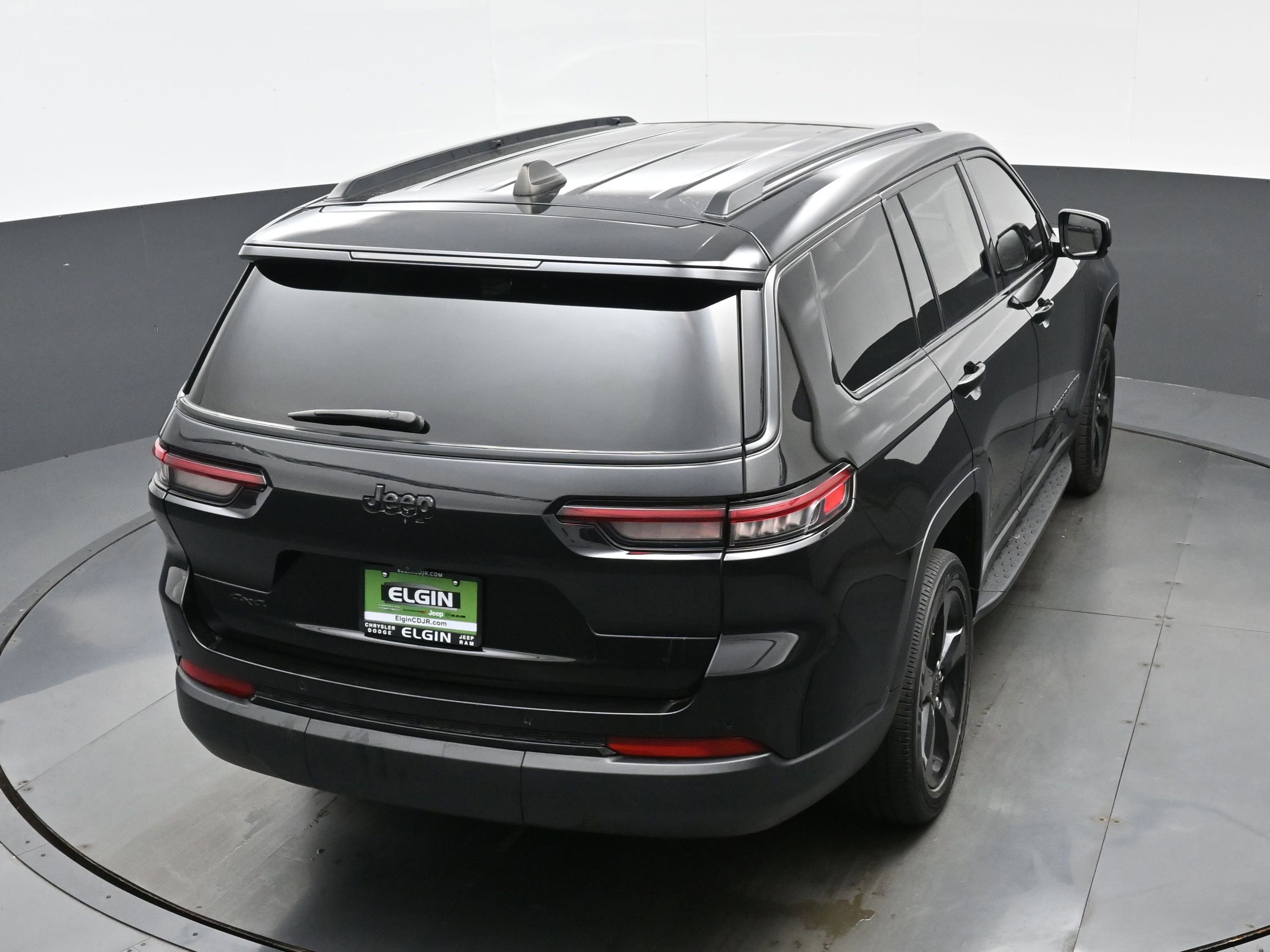 Used 2023 Jeep Grand Cherokee L Laredo image 37