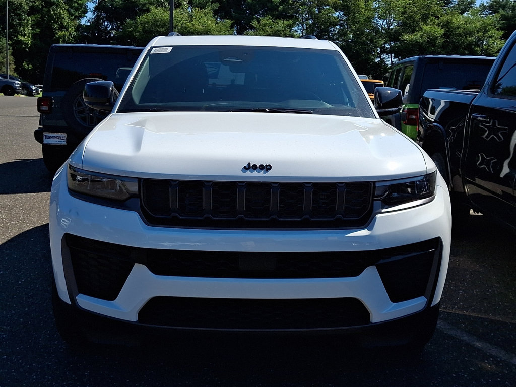 New 2026 Jeep Grand Cherokee Altitude AWD/4WD image 2