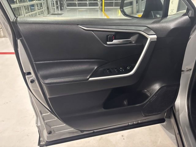 Used 2022 Toyota RAV4 XLE image 11