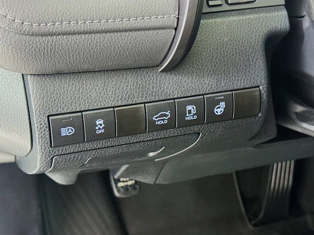 Used 2024 Toyota Camry SE FWD image 11