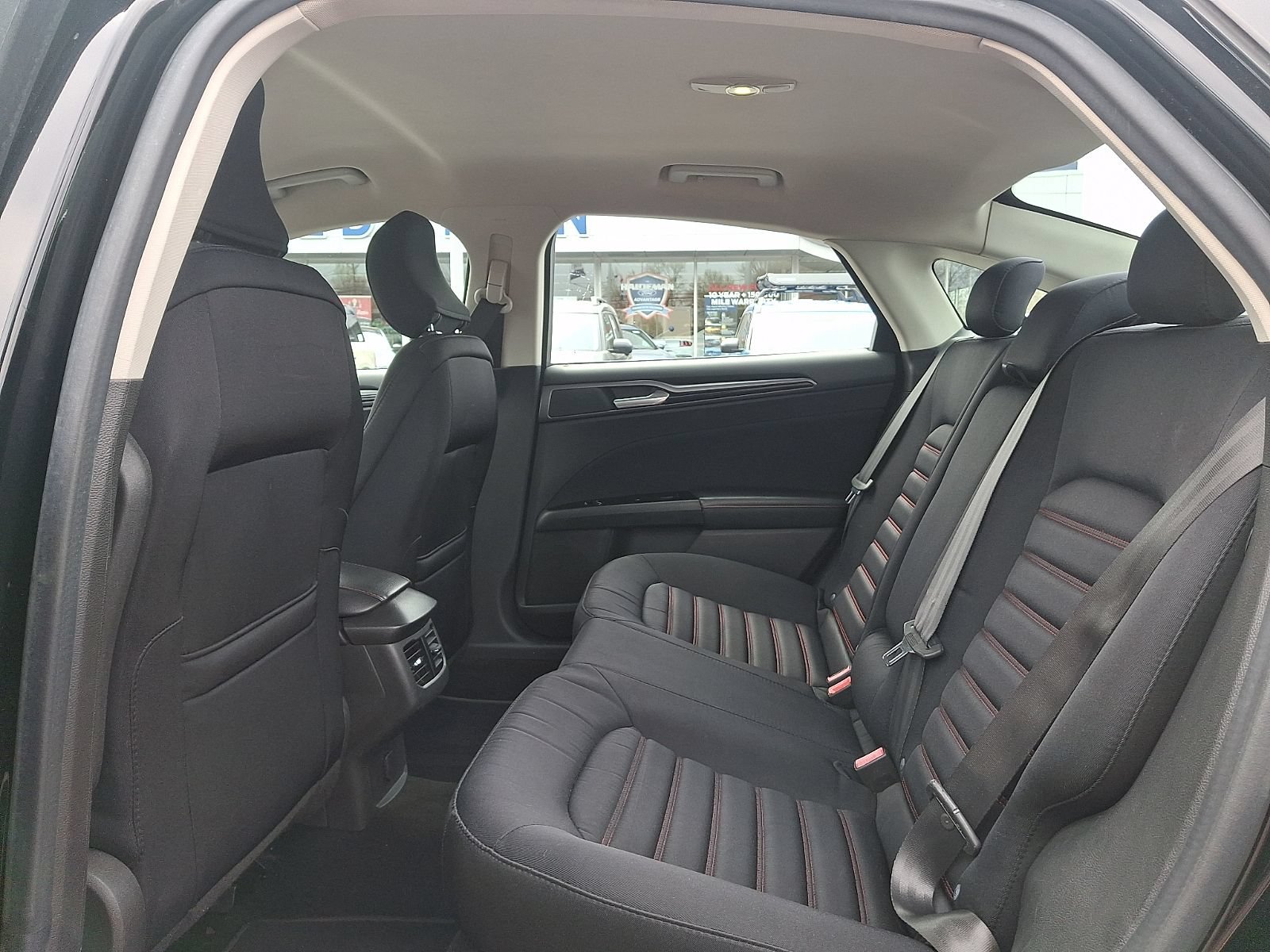 Used 2016 Ford Fusion SE w/ Equipment Group 201A FWD image 11