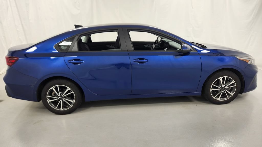 Used 2023 Kia Forte LXS w/ LXS Technology Package FWD image 2
