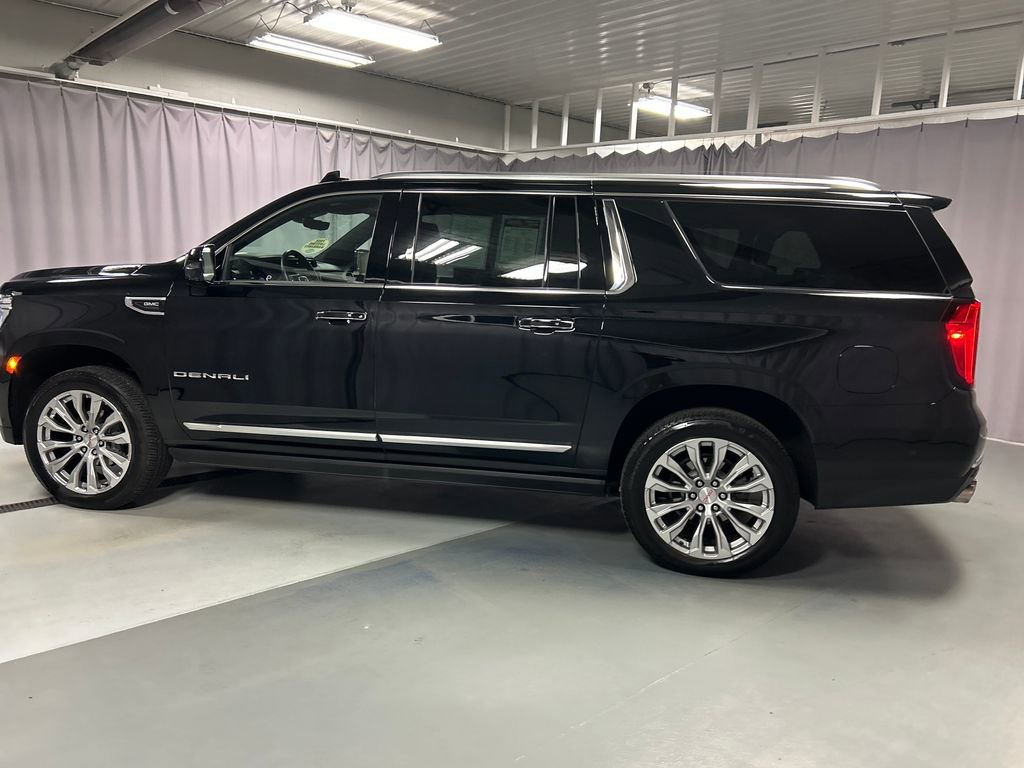 Used 2024 GMC Yukon XL Denali image 4