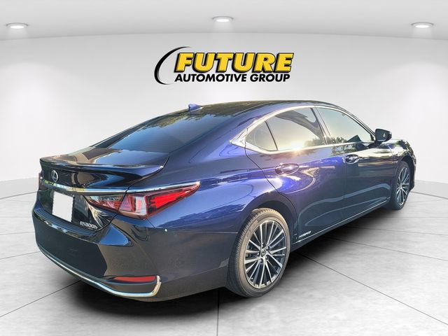 Used 2022 Lexus ES 300h w/ Premium Package FWD image 3