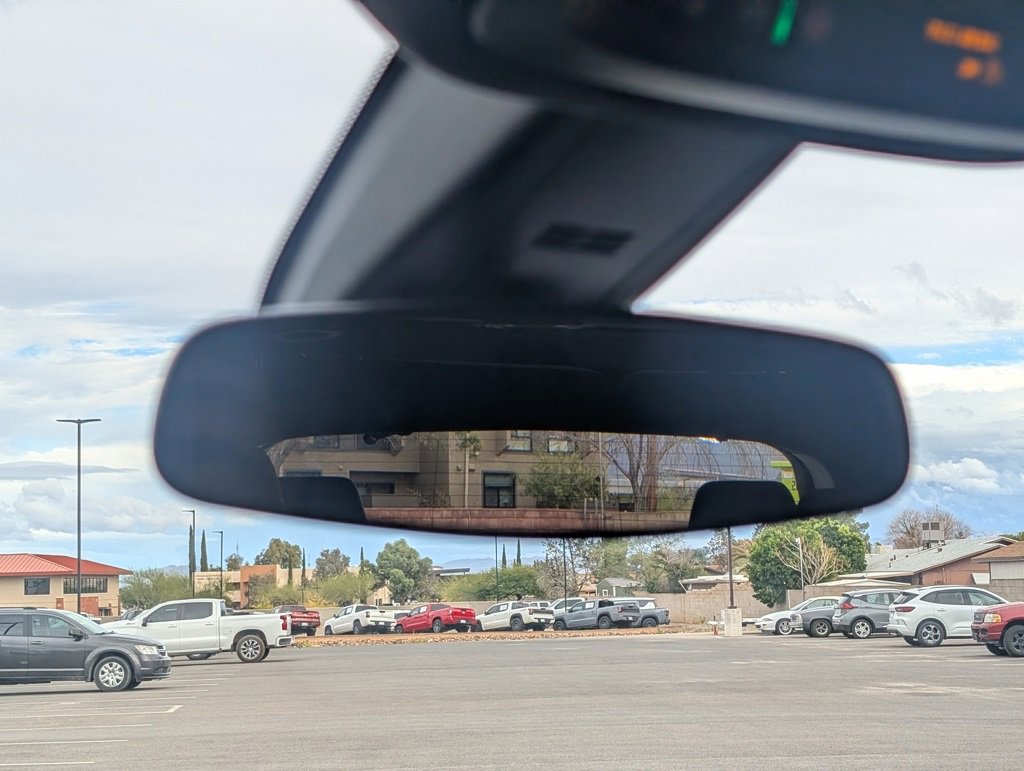 Used 2023 Chevrolet Traverse LT image 20