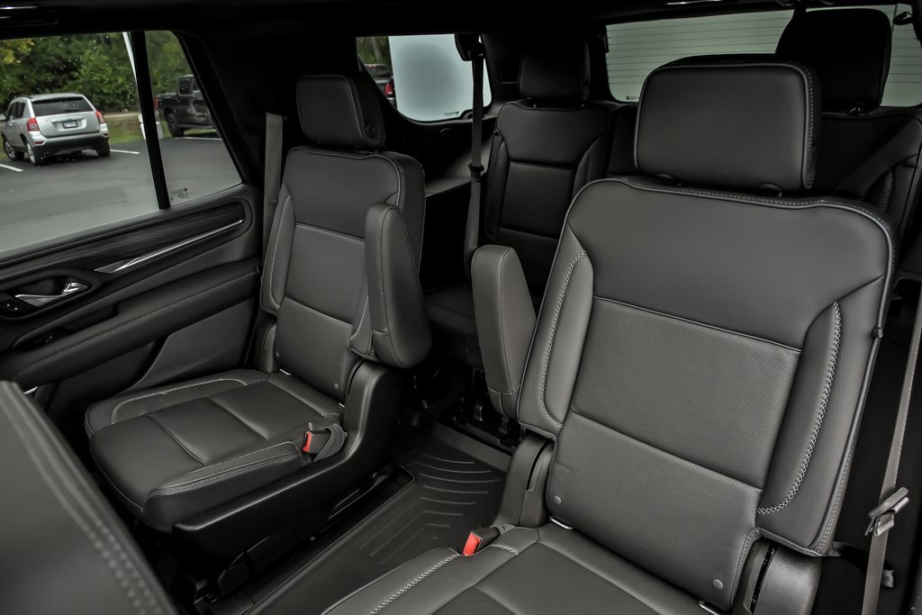 Used 2021 GMC Yukon Denali w/ Denali Premium Package image 17