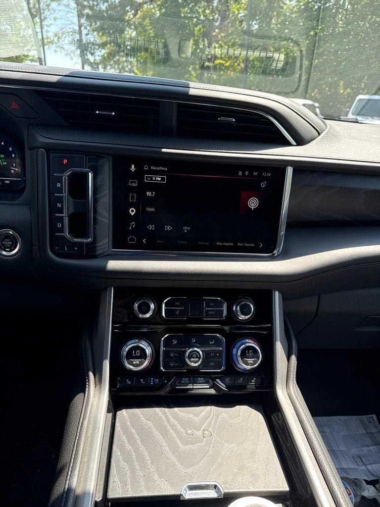 Used 2024 GMC Yukon XL Denali w/ Advanced Technology Package AWD/4WD image 11