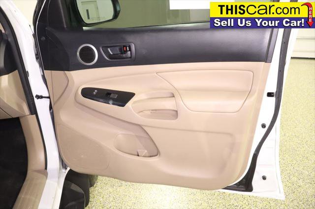 Used 2014 Toyota Tacoma PreRunner w/ SR5 Package RWD image 32