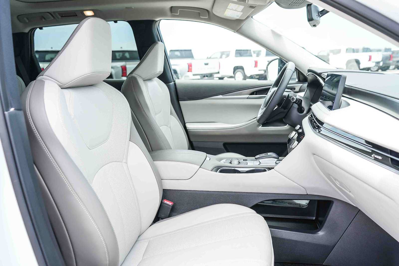 Used 2026 INFINITI QX60 Luxe w/ Cargo Package FWD image 17