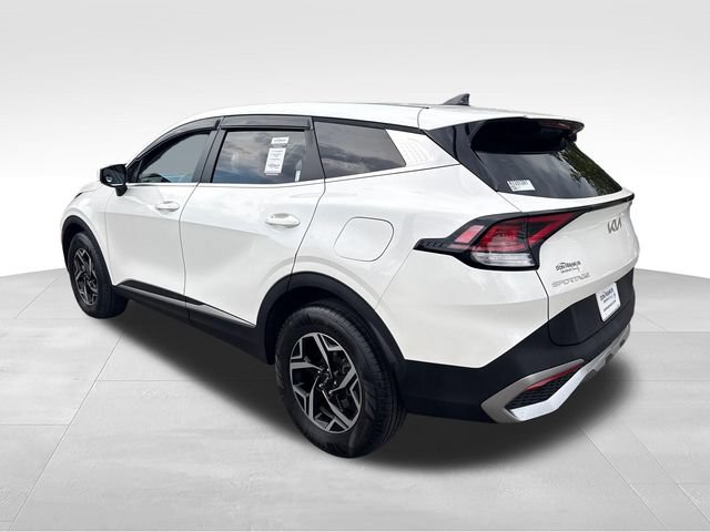 Used 2024 Kia Sportage LX AWD/4WD image 3