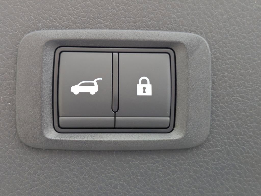 New 2025 Mitsubishi Eclipse Cross SEL image 13