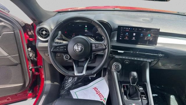Used 2024 Alfa Romeo Tonale Veloce w/ Premium Interior Package AWD/4WD image 17