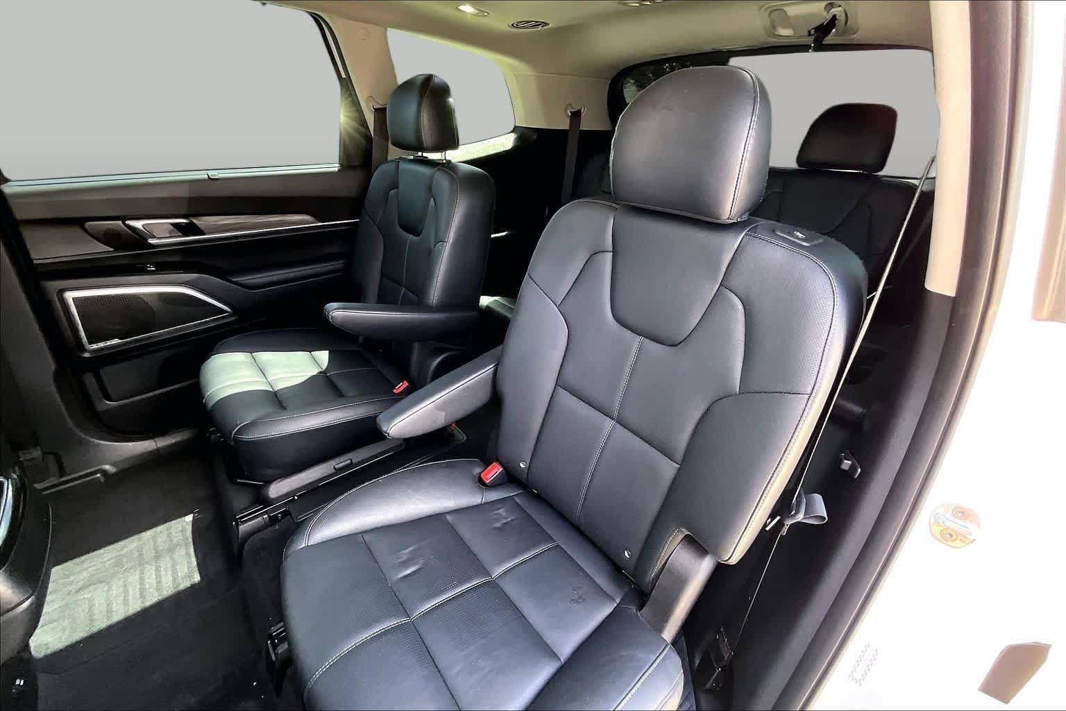 Used 2022 Kia Telluride SX w/ Nightfall Edition Package AWD/4WD image 18