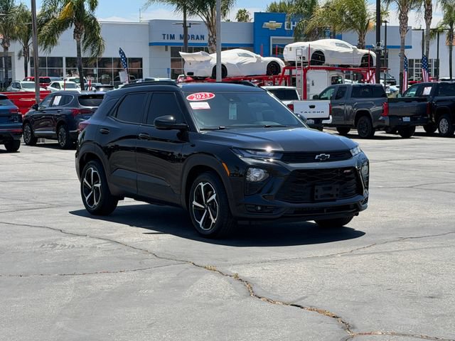 Used 2023 Chevrolet TrailBlazer RS w/ Sun and Liftgate Package FWD image 3