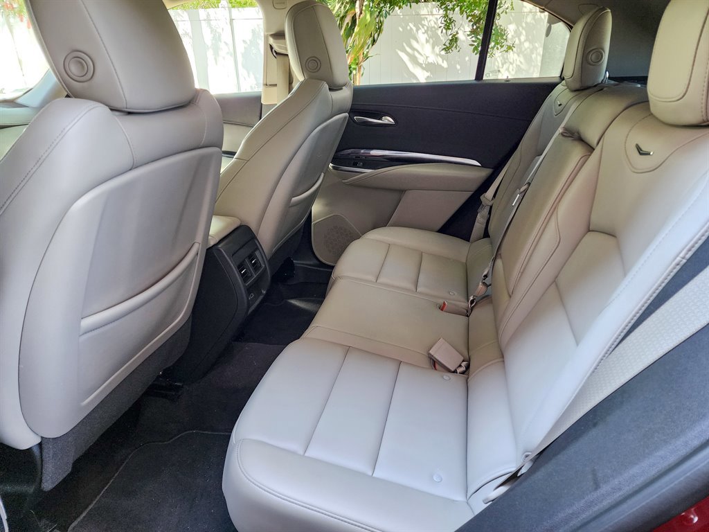 Used 2019 Cadillac XT4 Luxury FWD image 19
